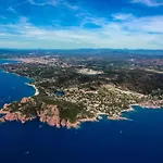 2 Pieces Climatise Terrasse Et Jardin Bella Cap Esterel Raphael 아파트